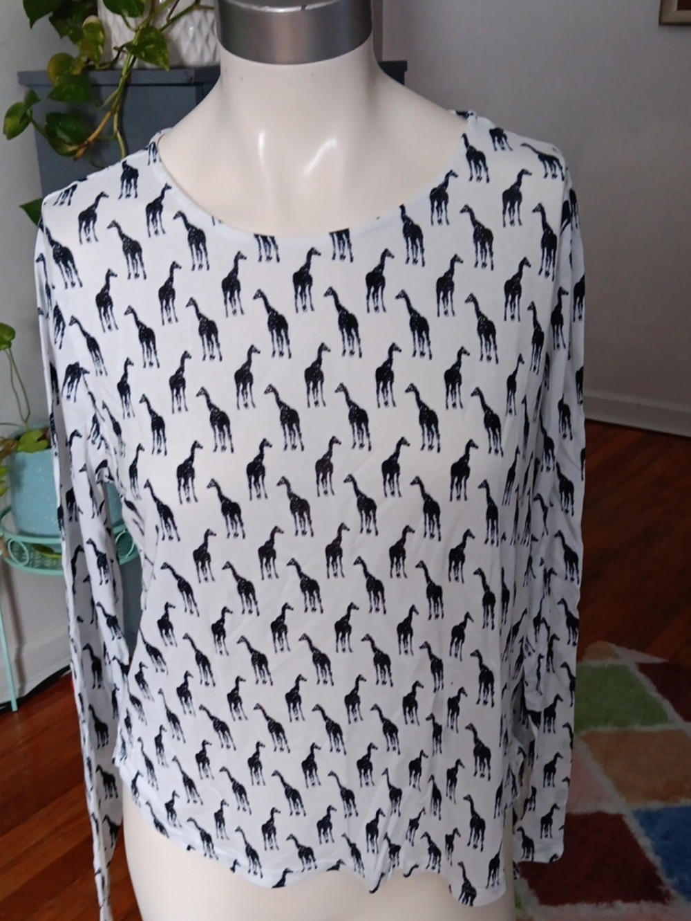 H&M White Long Sleeve Tee with Black Giraffe Print